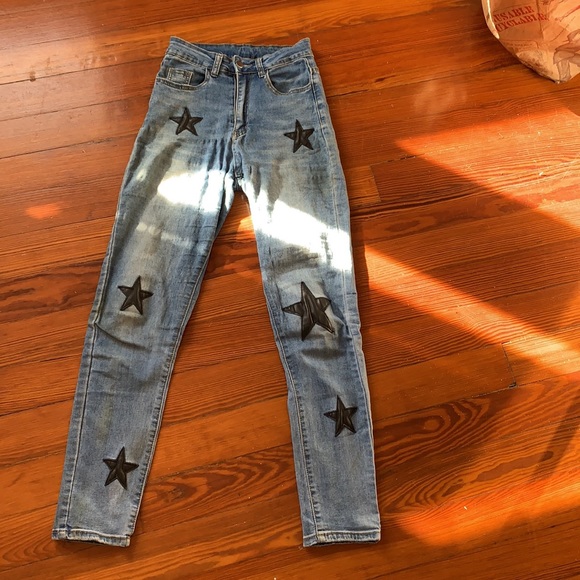 2-piece Outfit T-Shirt and Jeans w/ Black Star Patches - Picture 1 of 11